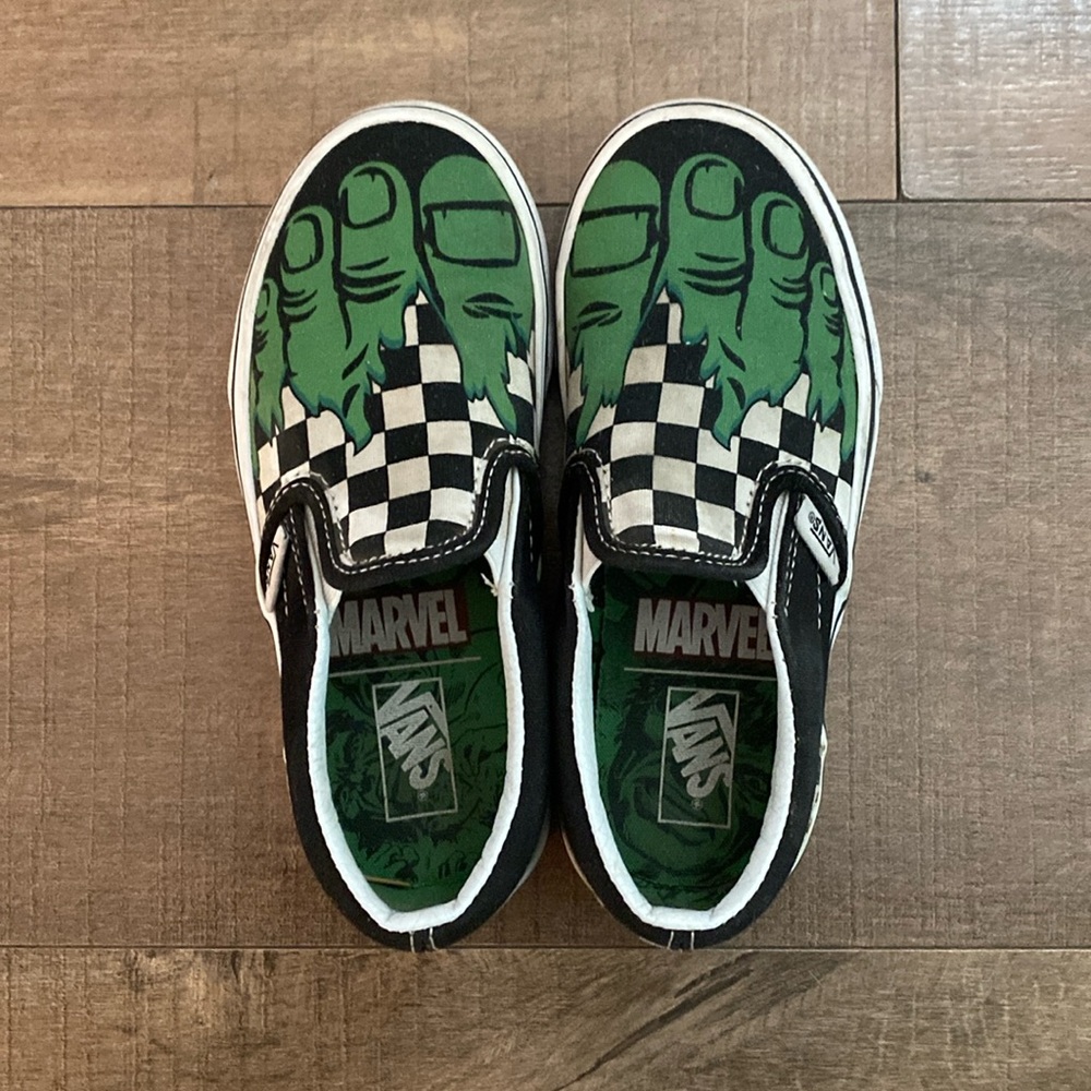 VANS MARVEL little kids slip on shoes. Size US kids 12